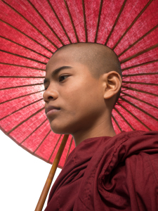 Bild-Nr: 11881288 Burmesischer Mönch mit Sonnenschirm Erstellt von: eyetronic