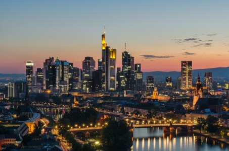 Bild-Nr: 11884306 Sonnenuntergang über Frankfurt Skyline Erstellt von: Robin-Oelschlegel-Photography