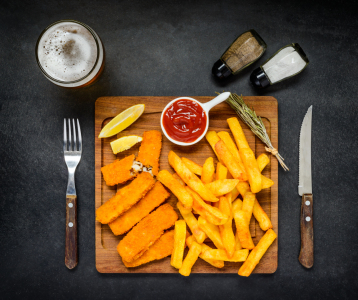 Bild-Nr: 11905442 Fischtstäbchen mit Pommes un Bier Erstellt von: xfotostudio