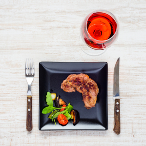 Bild-Nr: 11907177 Steak und Glas Wein Erstellt von: xfotostudio