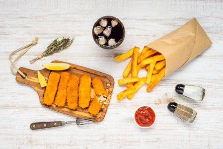 Bild-Nr: 11907178 Fischtstäbchen mit Pommes und Cola Erstellt von: xfotostudio