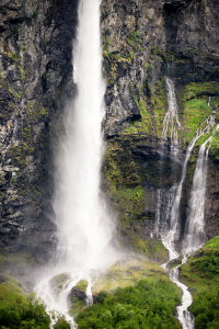 Bild-Nr: 11913801 Wasserfälle im Geirangerfjord Erstellt von: Nordbilder