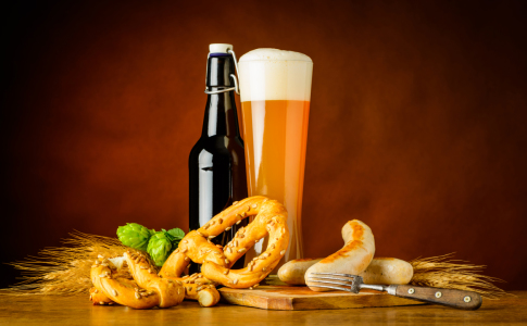 Bild-Nr: 11914461 Stillleben mit Weißbier Brezel und Wurst Erstellt von: xfotostudio