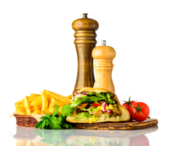 Bild-Nr: 11917651 Shawarma Fast Food mit Pommes auf Weiß Erstellt von: xfotostudio