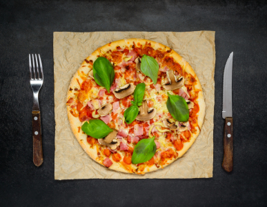 Bild-Nr: 11920191 Pizza Margheritta mit Pilze und Käse Erstellt von: xfotostudio