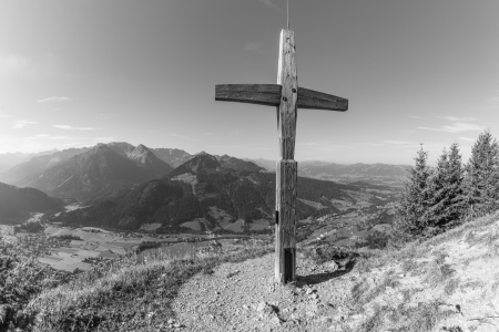 Bild-Nr: 11932088 Gipfelkreuz auf dem Hirschberg Erstellt von: Walter G. Allgöwer