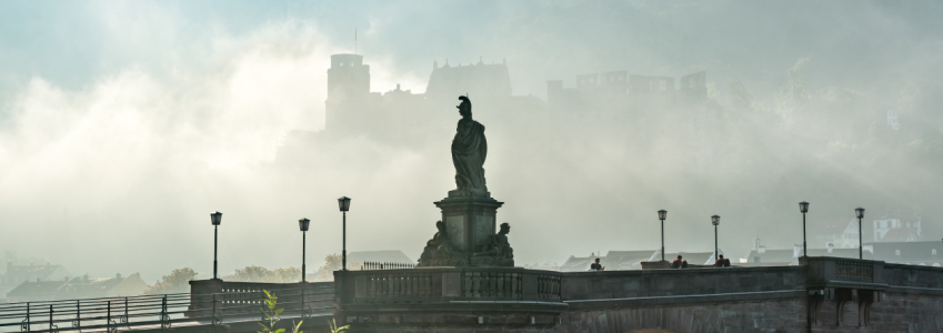 Bild-Nr: 11932568 Heidelberger Schloss und Alte Brücke im Nebel Erstellt von: eyetronic