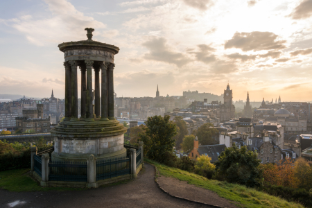 Bild-Nr: 11942113 Calton Hill in Edinburgh bei Sonnenuntergang Erstellt von: Asvolas