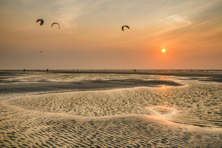 Bild-Nr: 11949012 Kitesurfer in Sankt Peter-Ording    Erstellt von: Ursula Reins