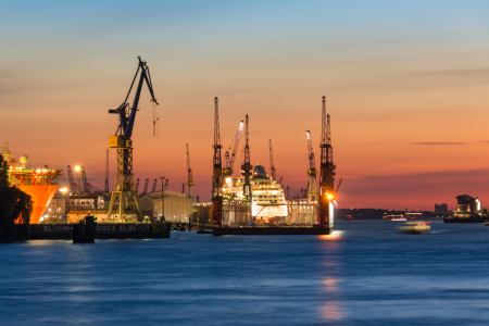 Bild-Nr: 11951568 Nachtschicht im Hafen Erstellt von: Leif Benjamin Gutmann