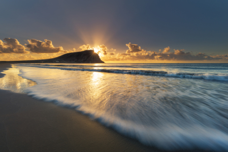 Bild-Nr: 11993057 Die perfekte Welle - Sonnenaufgang auf Teneriffa Erstellt von: Robin-Oelschlegel-Photography