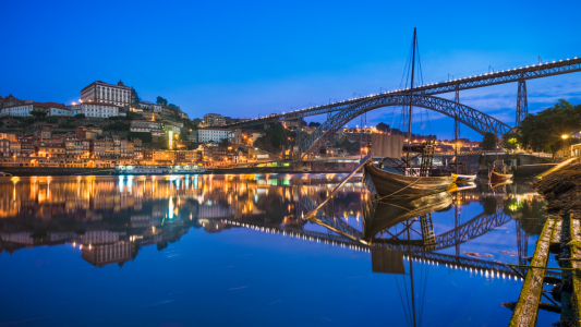 Bild-Nr: 11997538 Porto bei Nacht Erstellt von: Mapics