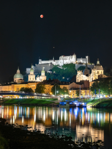 Bild-Nr: 12000560 Mondfinsternis über Salzburg Erstellt von: Achim Thomae