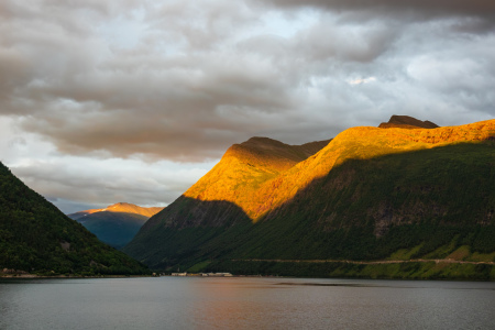 Bild-Nr: 12006257 Blick auf den Storfjord in Norwegen am Abend Erstellt von: Rico Ködder