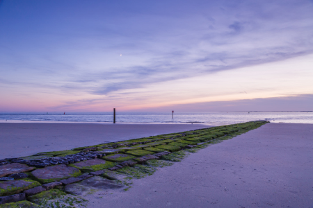 Bild-Nr: 12014726 Norderney - Steinbuhne zur Blauen Stunde Erstellt von: Ursula Reins