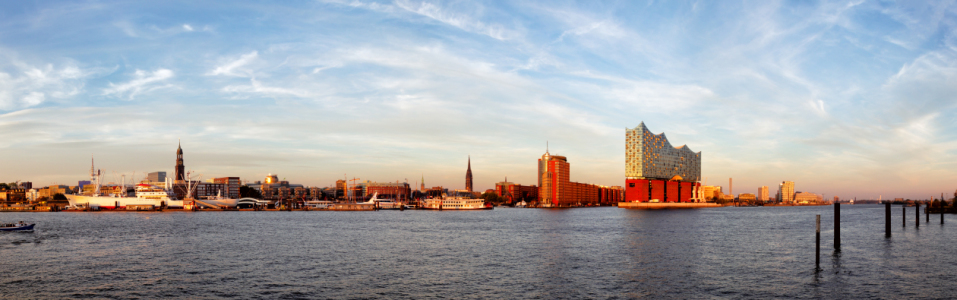 Bild-Nr: 12046618 Hamburg Hafenpanorama Erstellt von: DirkR