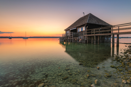 Bild-Nr: 12049843 Bootshaus am Ammersee bei Sonnenuntergang Erstellt von: Robin-Oelschlegel-Photography