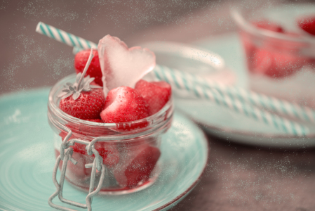 Bild-Nr: 12080165 Erdbeeren Cocktail in Vorbereitung Erstellt von: Tanja Riedel