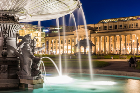 Bild-Nr: 12089085 Königsbau am Schlossplatz in Stuttgart am Abend Erstellt von: dieterich