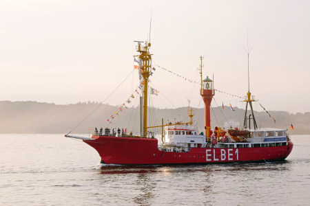 Bild-Nr: 12108200 Heimfahrt der Elbe_1 Erstellt von: Ostfriese