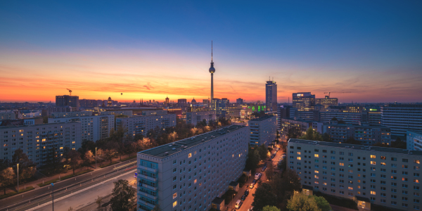 Bild-Nr: 12134252 Berlin Skyline an der Karl Marx Allee  Erstellt von: Jean Claude Castor