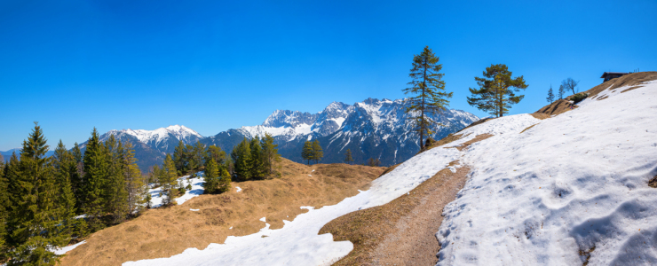Bild-Nr: 12156494 Kranzberg Wanderweg mit Karwendelblick Frühjahr  Erstellt von: SusaZoom