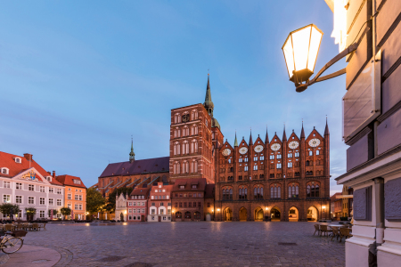 Bild-Nr: 12172529 Alter Markt mit der Nikolaikirche in Stralsund Erstellt von: dieterich