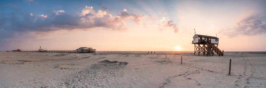 Bild-Nr: 12189001 Pfahlbauten am Strand in Sankt Peter-Ording Erstellt von: eyetronic