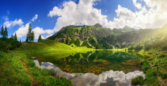 Bild-Nr: 12193844 Wundervolles Panorama eines Bergsees Erstellt von: Smileus