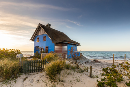 Bild-Nr: 12197076 Das blaue Haus am Meer  Erstellt von: Werner Reins