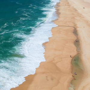 Bild-Nr: 12198725 Strand und Meer vom Leuchtturm Nazare in Portugal Erstellt von: BastianLinder
