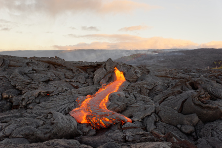 Bild-Nr: 12214580 Vulkangebiet mit glühendem Lavastrom auf HawaiiLav Erstellt von: lichtjahr21