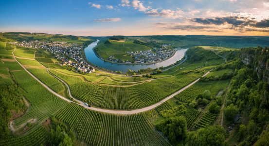 Bild-Nr: 12233328 Moselschleife bei Nittel Panorama Sonnenuntergang Erstellt von: Jean Claude Castor