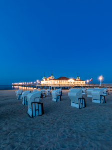 Bild-Nr: 12244219 Seebrücke in Ahlbeck auf Usedom am Abend Erstellt von: dieterich