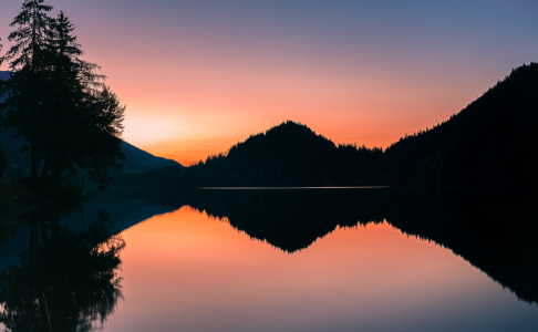 Bild-Nr: 12272440 Sonnenaufgang am Hintersteiner See im Farbenspiel Erstellt von: MarcoMartycz