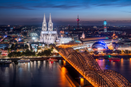 Bild-Nr: 12366614 Blick auf die Skyline von Köln bei Nacht Erstellt von: eyetronic
