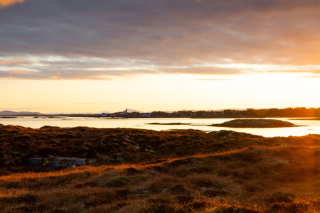 Bild-Nr: 12372858 Sonnenaufgang mit Blick auf ein Dorf in Norwegen Erstellt von: Dennis-K