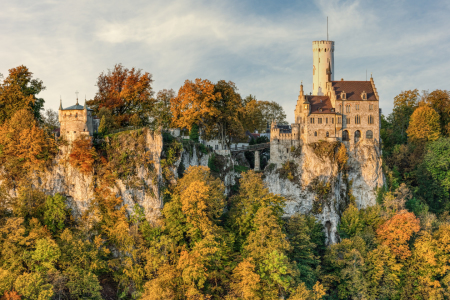 Bild-Nr: 12391924 Schloss Lichtenstein im Herbst Erstellt von: Michael Valjak