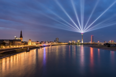 Bild-Nr: 12395892 Düsseldorf Skyline mit Lichtshow Erstellt von: Michael Valjak