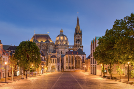 Bild-Nr: 12396297 Aachener Dom am Abend Erstellt von: Michael Valjak