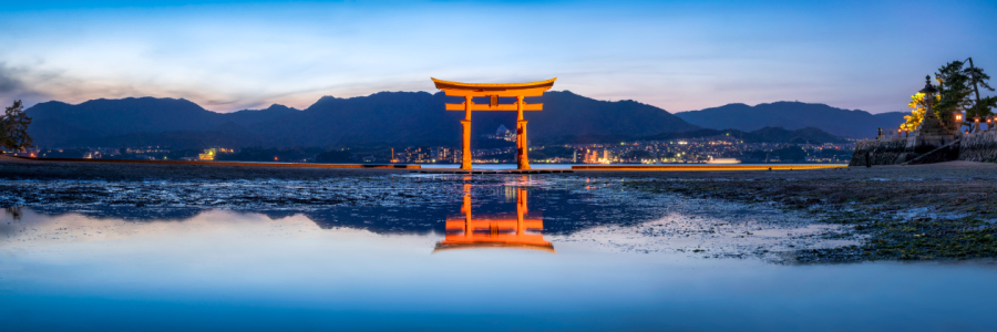 Bild-Nr: 12396998 Torii des Itsukushima Schreins auf Miyajima Erstellt von: eyetronic