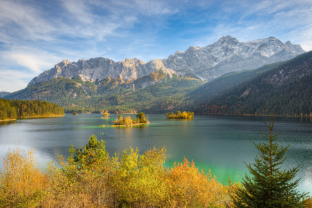 Bild-Nr: 12408767 Herbsttag am Eibsee mit Blick zur Zugspitze Erstellt von: Michael Valjak