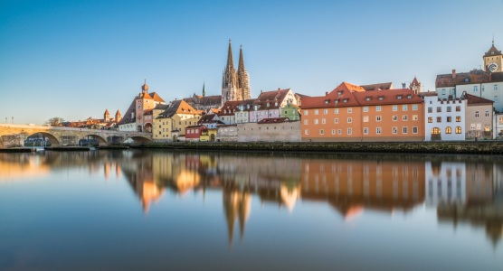 Bild-Nr: 12426958 Regensburg mit steinerne Brücke und Dom Erstellt von: StGrafix