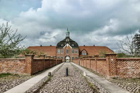 Bild-Nr: 12433462 Torhaus  Gut Hasselburg Erstellt von: Ursula Reins