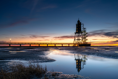 Bild-Nr: 12442250 Leuchtturm zur blauen Stunde Erstellt von: PH-Photography