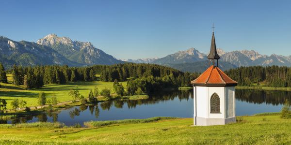 Bild-Nr: 12445940 Kapelle am Hergratsrieder See im Allgäu Erstellt von: KundenNr-360966