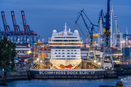 Bild-Nr: 12485333 Kreuzfahrtschiff AIDAmar im Trockendock Elbe 17 Erstellt von: eyetronic