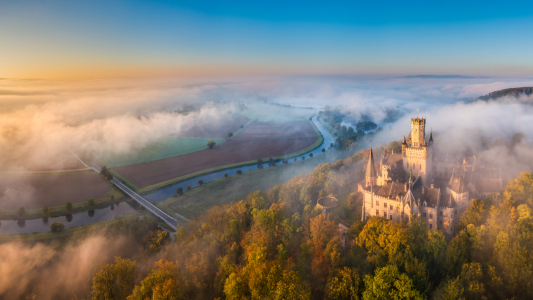 Bild-Nr: 12497152 Herbstmorgen am Schloss Marienburg Erstellt von: Mapics