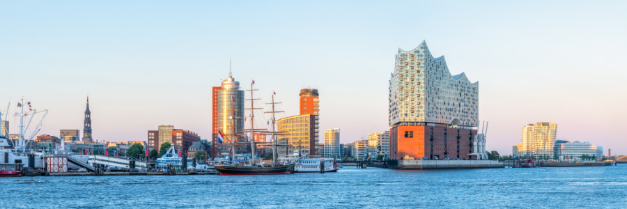 Bild-Nr: 12540531 Hamburger Hafen und Elbphilharmonie  Erstellt von: eyetronic