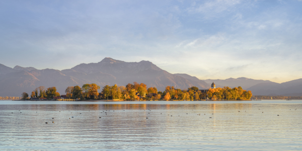 Bild-Nr: 12576499 Chiemsee Fraueninsel in der Abendsonne Erstellt von: Michael Valjak